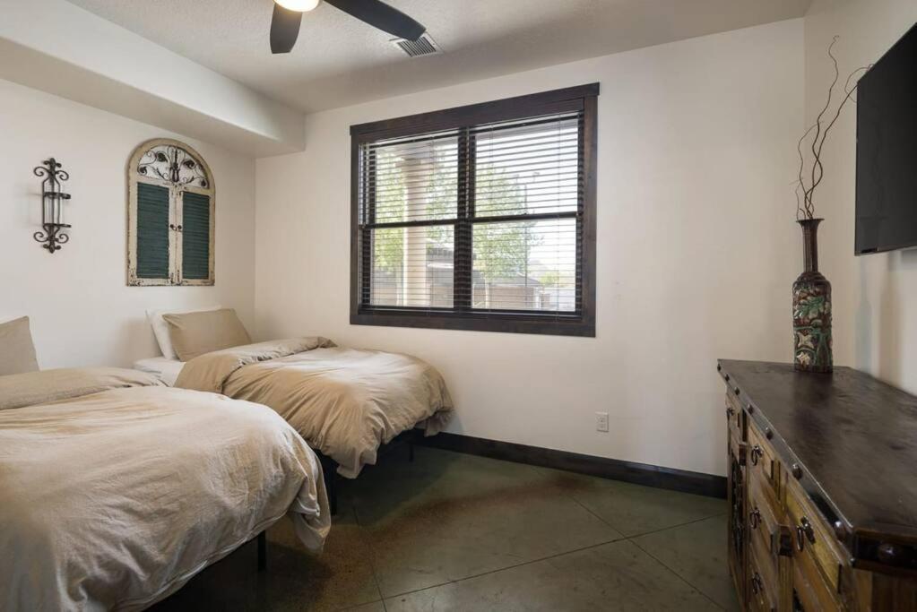 Luxury Downtown Rental 모아브 외부 사진